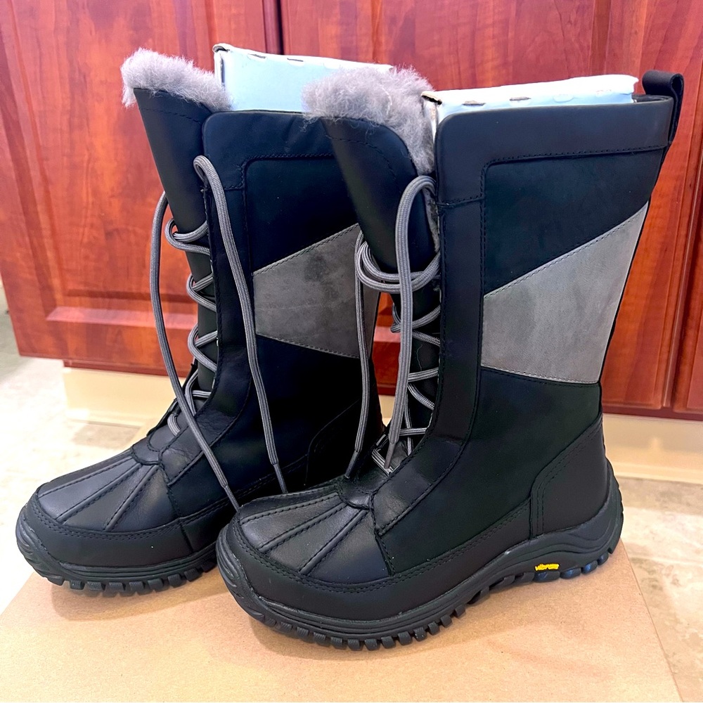 Ugg Mixon boots